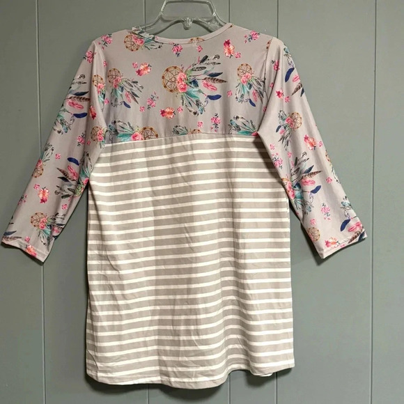 NWT SOUTHERN STITCH Gray Tunic Dreamcatcher Top / Sleeves Stripe Body Size Small - Picture 3 of 6
